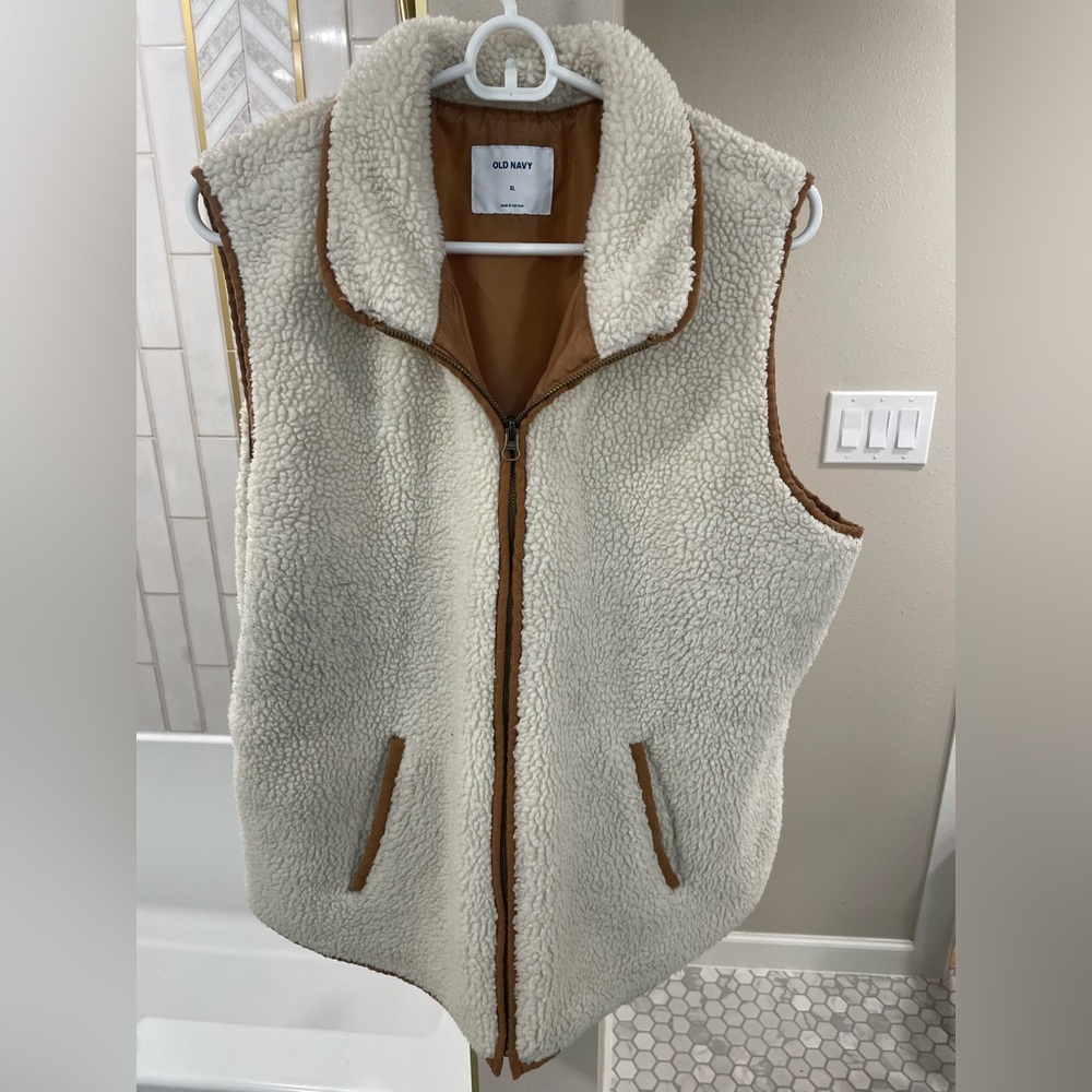 Old Navy Sherpa Vest XL